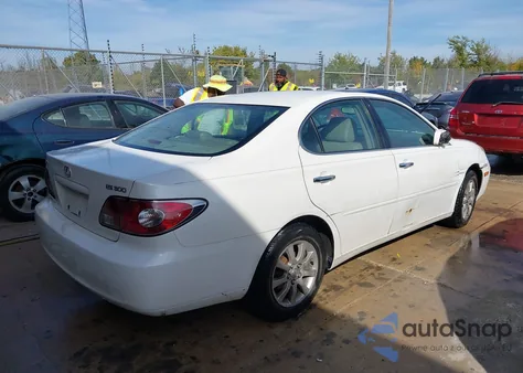 2002 Lexus Es 300 Base (A4) z USA, uszkodzony, nr VIN JTHBF30G520028626